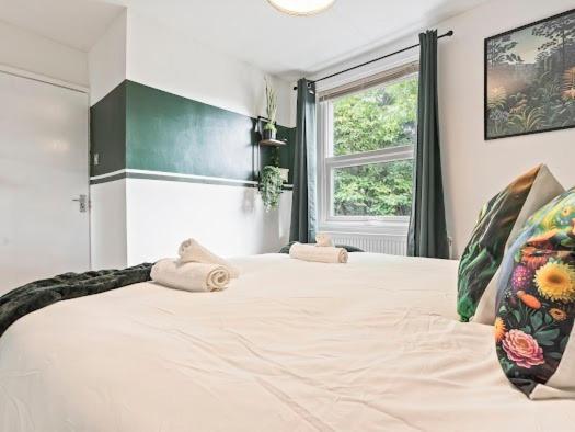 Bs6 5 Bedroom 10 Beds Parking Bristol