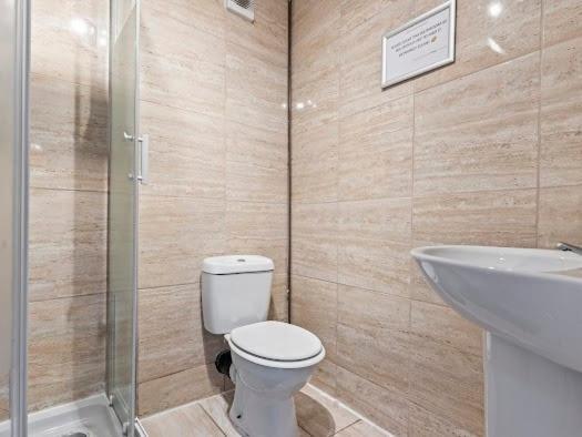 Holiday home Bs6 5 Bedroom 10 Beds Parking Bristol